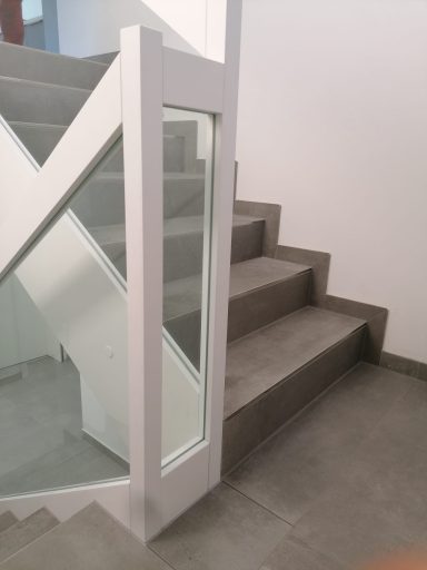 Treppengeländer mit Glasfüllung